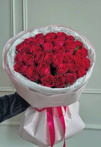 35 Madame Cerise roses