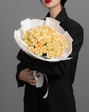 35 Peach Avalanche Roses